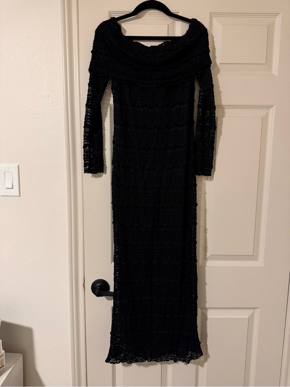 Women’s Black Lace Off-Shoulder Long Sleeve Dress